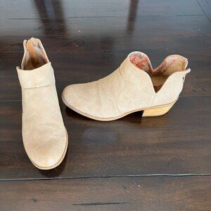 Born Kerri Ankle Booties, size 9M